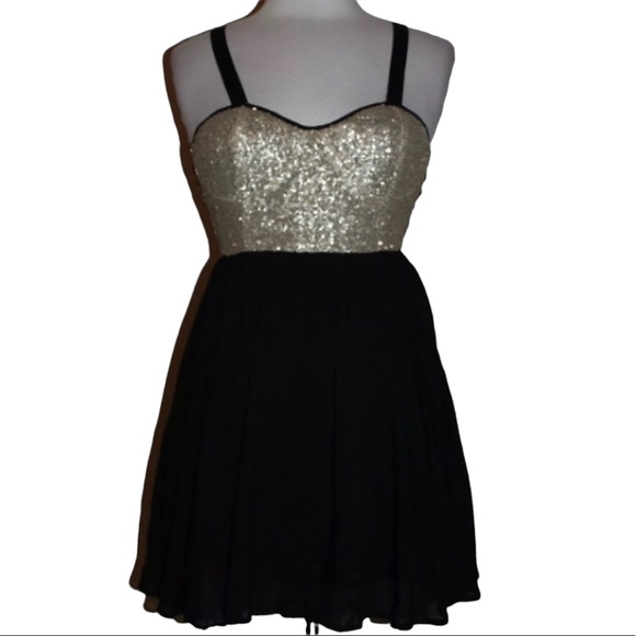 Angel Biba Dresses & Skirts - NWT LF 8 Angel Biba Dress Gold Sequin AUS 12 US 8 M